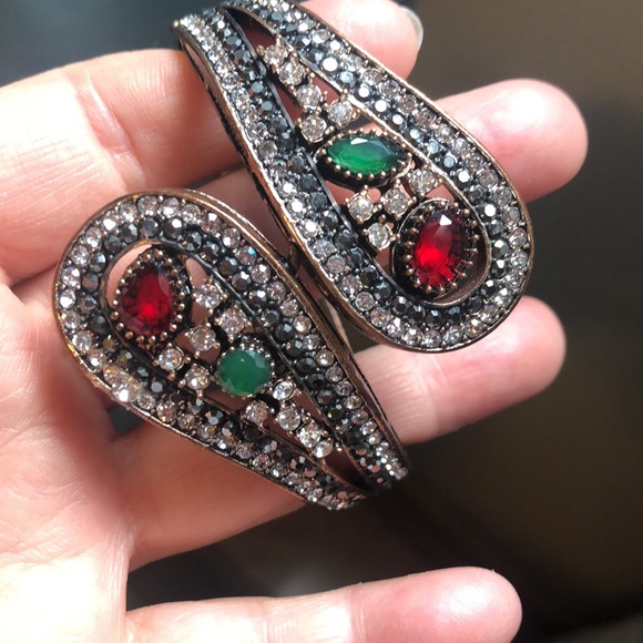 Rhinestones- stunning bracelet - Picture 6 of 6